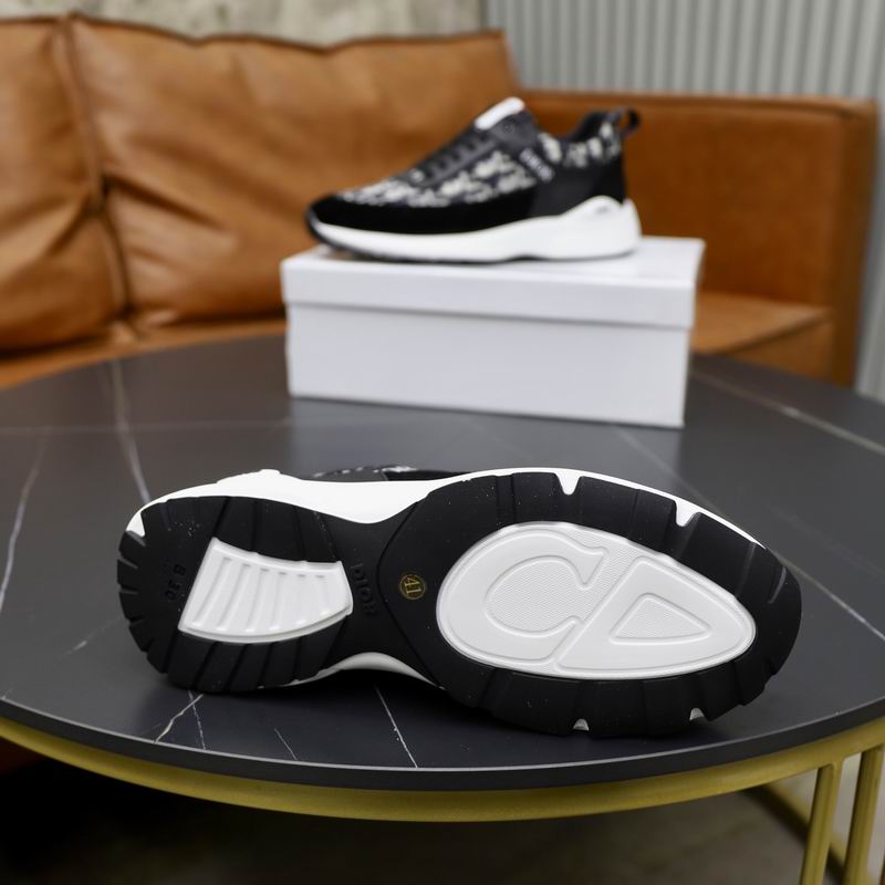 Premium Pattern Runner Sneakers