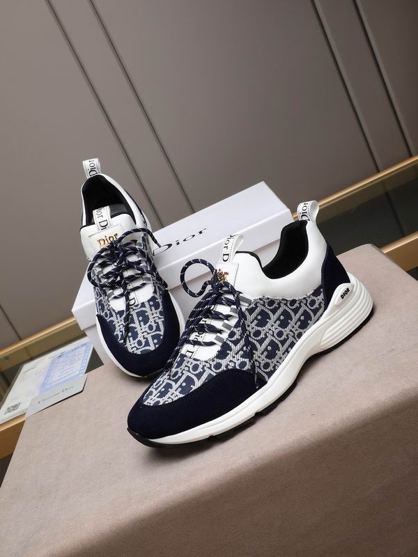 Premium Pattern Runner Sneakers